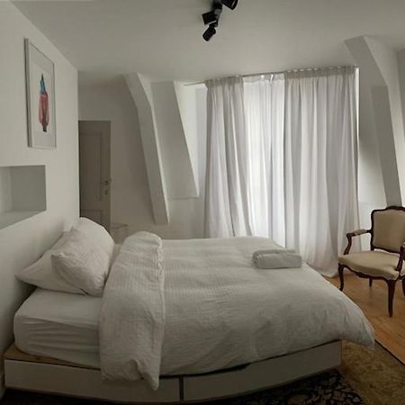 Duplex Dernier Etage Avec Terasse A Deux Pas De La Grand Place Брюксел Екстериор снимка