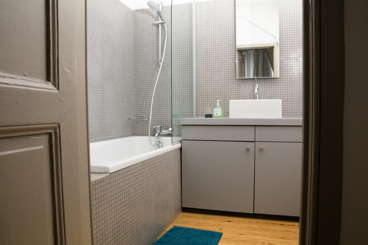 Duplex Dernier Etage Avec Terasse A Deux Pas De La Grand Place Брюксел Екстериор снимка