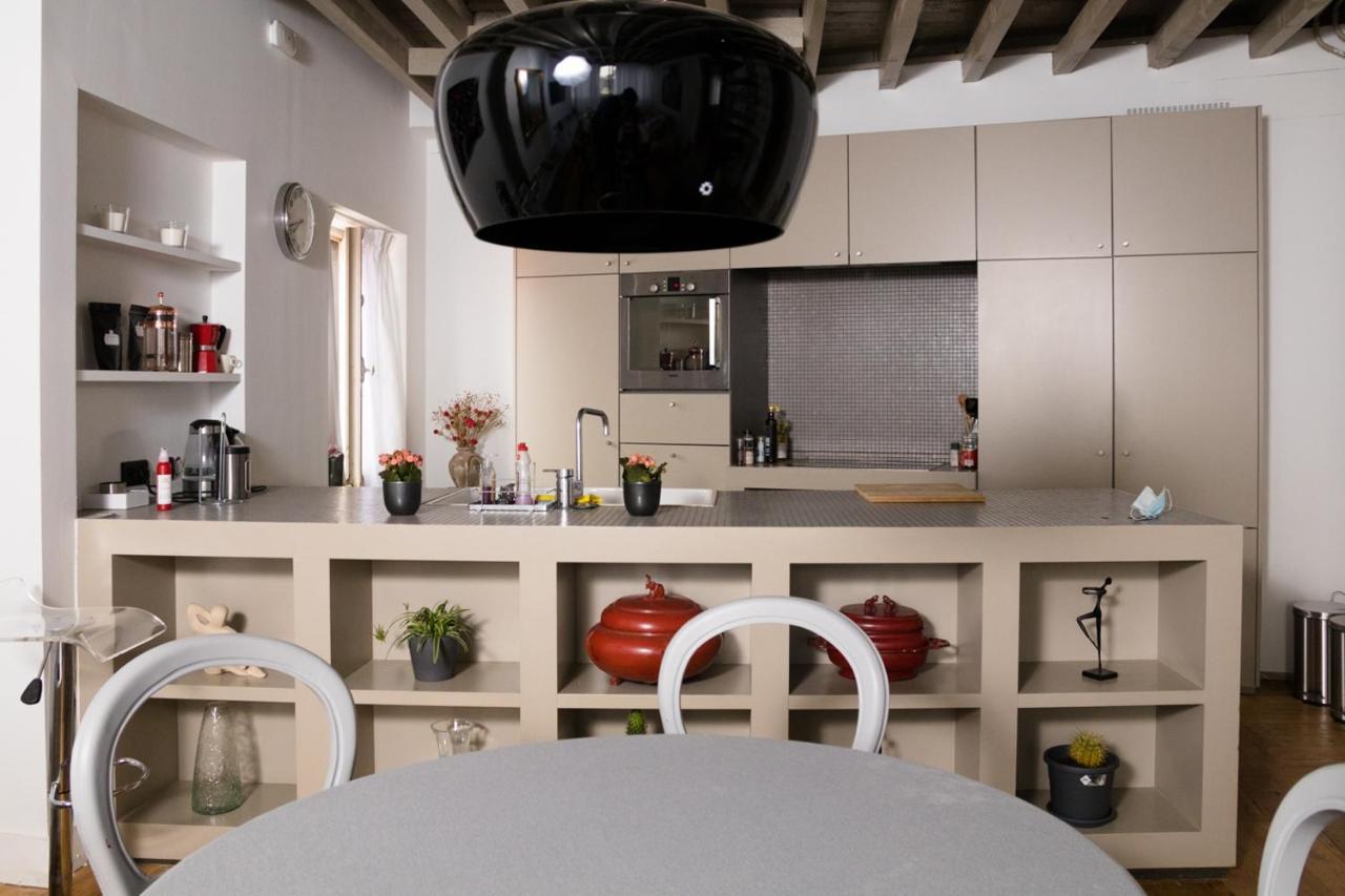 Duplex Dernier Etage Avec Terasse A Deux Pas De La Grand Place Брюксел Екстериор снимка