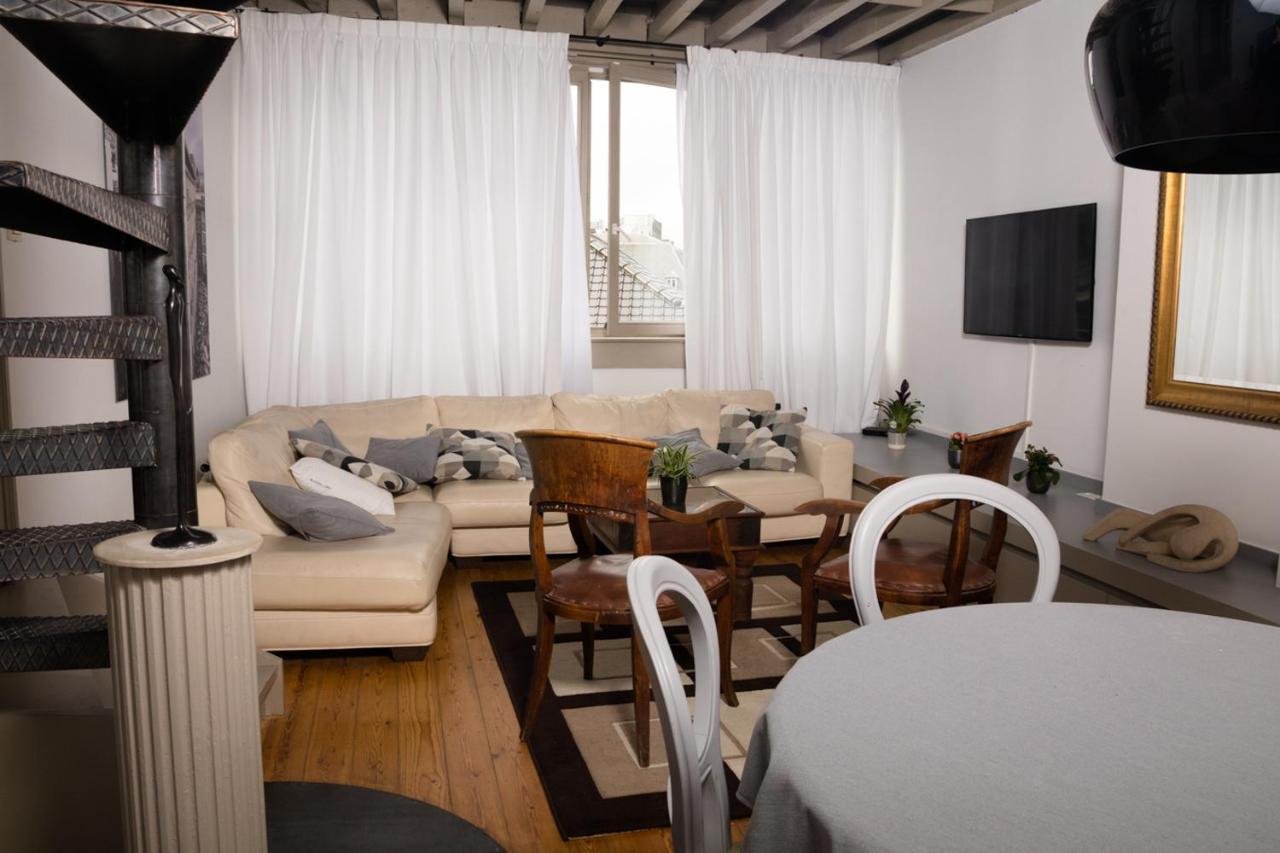 Duplex Dernier Etage Avec Terasse A Deux Pas De La Grand Place Брюксел Екстериор снимка